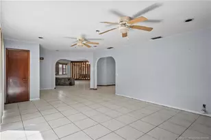 981 SE Lansdowne Ave, Port Saint Lucie, FL 34983 - Photo 9