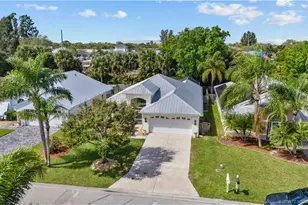 820 NW Waterlily Pl, Jensen Beach, FL 34957 - Photo 5