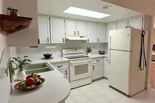 2417 NW Holiday Ct, Stuart, FL 34994 - Photo 9