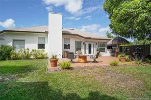 2097 SE Dranson Cir, Port Saint Lucie, FL 34952 - Photo 25