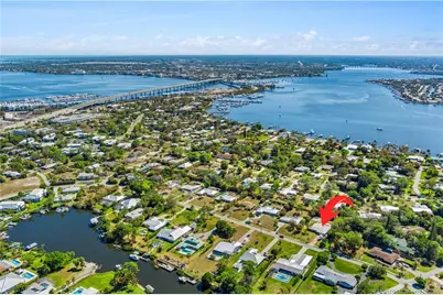 803 NW Spruce Ridge Drive, Stuart, FL 34994 - Photo 5