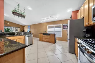 1106 SE Westminster Pl, Stuart, FL 34997 - Photo 11