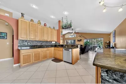 1106 SE Westminster Place, Stuart, FL 34997 - Photo 9