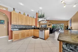 1106 SE Westminster Pl, Stuart, FL 34997 - Photo 9