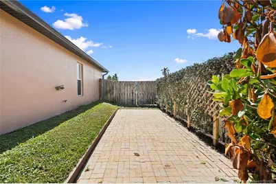 537 SW Laconic Avenue SW, Port Saint Lucie, FL 34953 - Photo 41