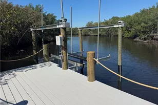 279 SE Via Bisento, Port Saint Lucie, FL 34952 - Photo 9