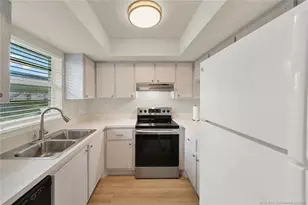 2950 SE Ocean Blvd, Stuart, FL 34996 - Photo 9