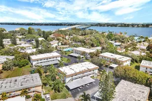 2950 SE Ocean Blvd, Stuart, FL 34996 - Photo 25