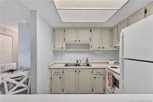 2929 SE Ocean Blvd, Stuart, FL 34996 - Photo 19