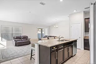 5140 NW Pine Trail Cir, Port Saint Lucie, FL 34983 - Photo 9