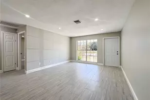 315 SE Norfolk Blvd, Stuart, FL 34997 - Photo 7