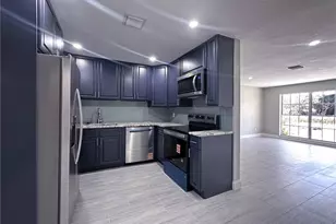 315 SE Norfolk Blvd, Stuart, FL 34997 - Photo 5