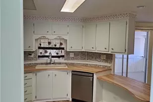 8629 Crown Dr, Boynton Beach, FL 33436 - Photo 5