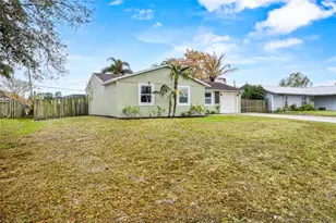 1090 SW Janette Ave, Port Saint Lucie, FL 34953 - Photo 21