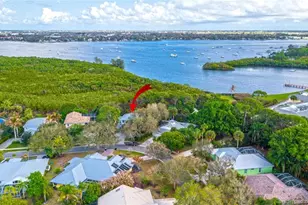 1042 SW Lighthouse Dr, Palm City, FL 34990 - Photo 5