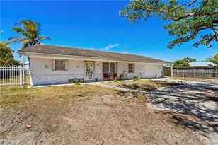1309 SE 8th St, Stuart, FL 34996 - Photo 3