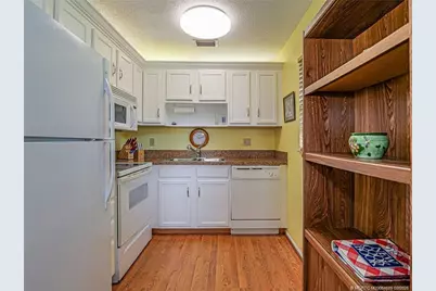 98 Spring Lake Drive #205, Vero Beach, FL 32962 - Photo 9