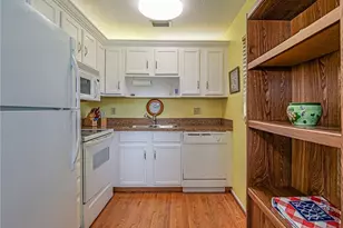 98 Spring Lake Dr, Vero Beach, FL 32962 - Photo 9