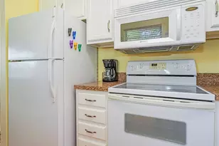 98 Spring Lake Dr, Vero Beach, FL 32962 - Photo 11