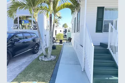 1318 Nettles Boulevard, Jensen Beach, FL 34957 - Photo 5