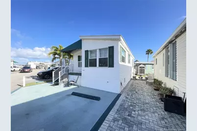 1318 Nettles Boulevard, Jensen Beach, FL 34957 - Photo 3