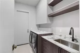 207 SE Via Bisento, Port Saint Lucie, FL 34952 - Photo 7