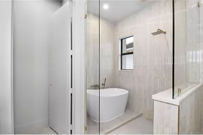 207 SE Via Bisento, Port Saint Lucie, FL 34952 - Photo 15