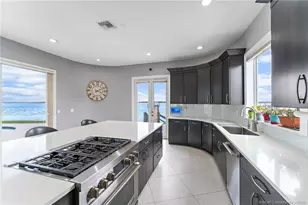 2318 NW Bay Colony Ct, Stuart, FL 34994 - Photo 25