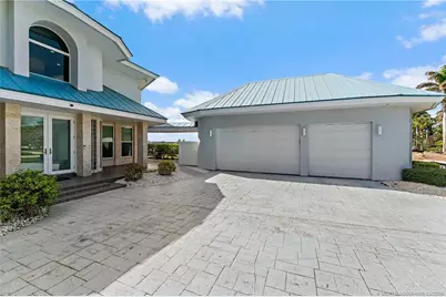 2318 NW Bay Colony Court, Stuart, FL 34994 - Photo 7