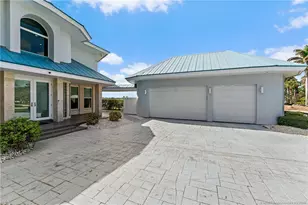 2318 NW Bay Colony Ct, Stuart, FL 34994 - Photo 7