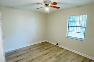 204 N 28th St, Fort Pierce, FL 34947 - Photo 9