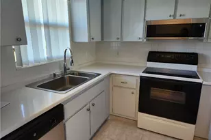 2950 SE Ocean Blvd, Stuart, FL 34996 - Photo 9