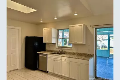 921 SW Cairo Avenue, Port Saint Lucie, FL 34953 - Photo 9