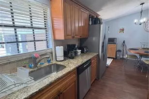 2444 SE Washington St, Stuart, FL 34997 - Photo 5