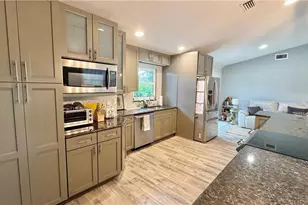 323 SW Ridge Ln, Stuart, FL 34994 - Photo 15