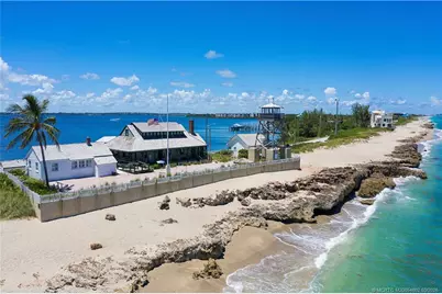 912 NE Sandalwood Place, Jensen Beach, FL 34957 - Photo 31