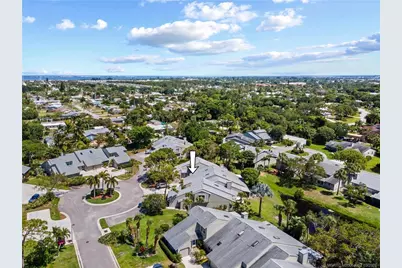 912 NE Sandalwood Place, Jensen Beach, FL 34957 - Photo 3