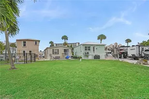 10725 S Ocean Dr, Jensen Beach, FL 34957 - Photo 9