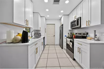 598 SW Lakehurst Drive, Port Saint Lucie, FL 34983 - Photo 7