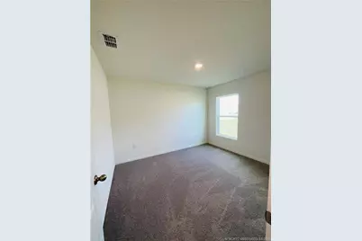 934 SW McDevitt Avenue, Port Saint Lucie, FL 34953 - Photo 15