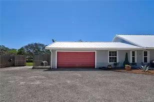 11266 SW Meadowlark Cir, Stuart, FL 34997 - Photo 7