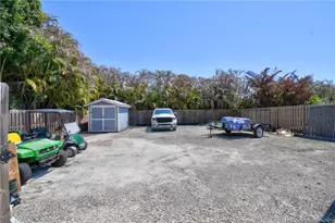 11266 SW Meadowlark Cir, Stuart, FL 34997 - Photo 9