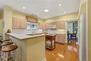 3510 SE Cambridge Dr, Stuart, FL 34997 - Photo 9