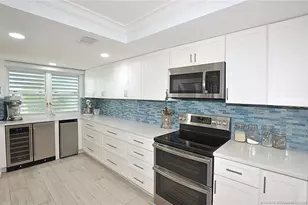 529 NE Plantation Rd, Stuart, FL 34996 - Photo 9