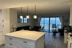 429 NE Tradewind Ln, Stuart, FL 34996 - Photo 9