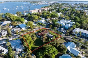 701 SW Cleveland Ave, Stuart, FL 34994 - Photo 11