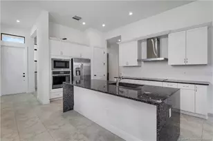 120 SE Cortile Enza, Port Saint Lucie, FL 34952 - Photo 3