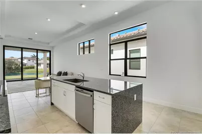 120 SE Cortile Enza, Port Saint Lucie, FL 34952 - Photo 9