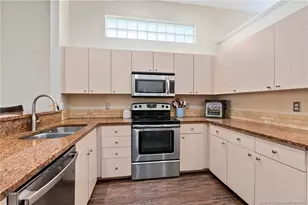 121 Woodlake Cir, Greenacres, FL 33463 - Photo 9