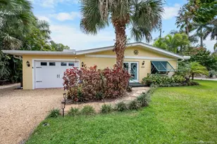 517 SW South Carolina Dr, Stuart, FL 34994 - Photo 5